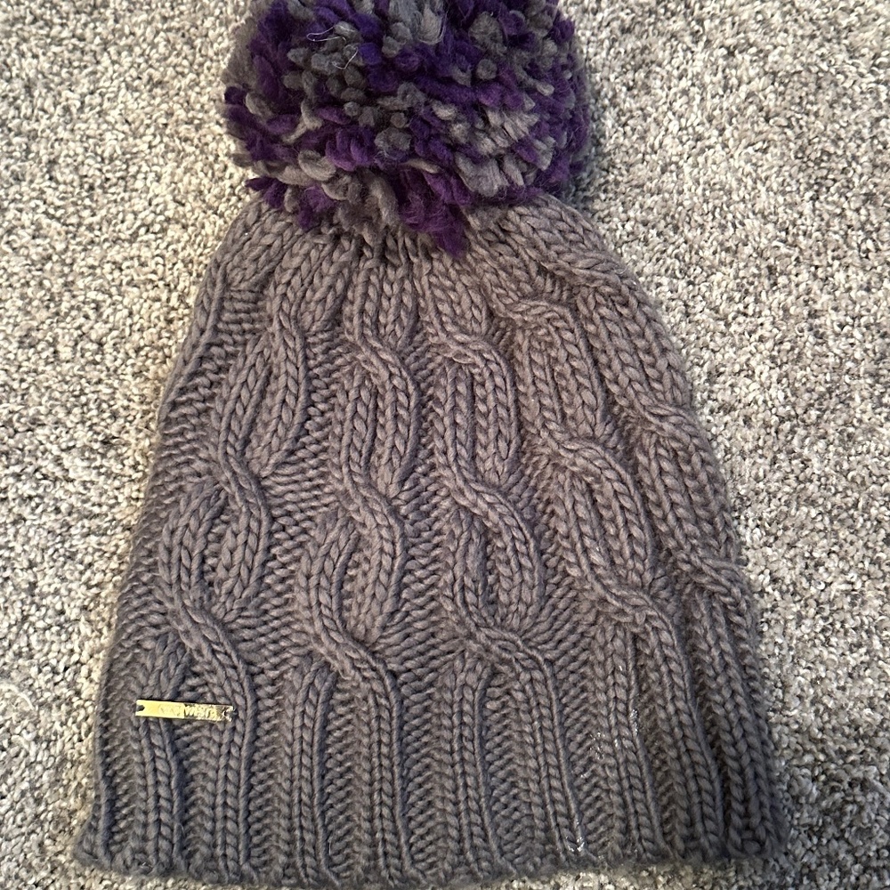 Womens knit har grey